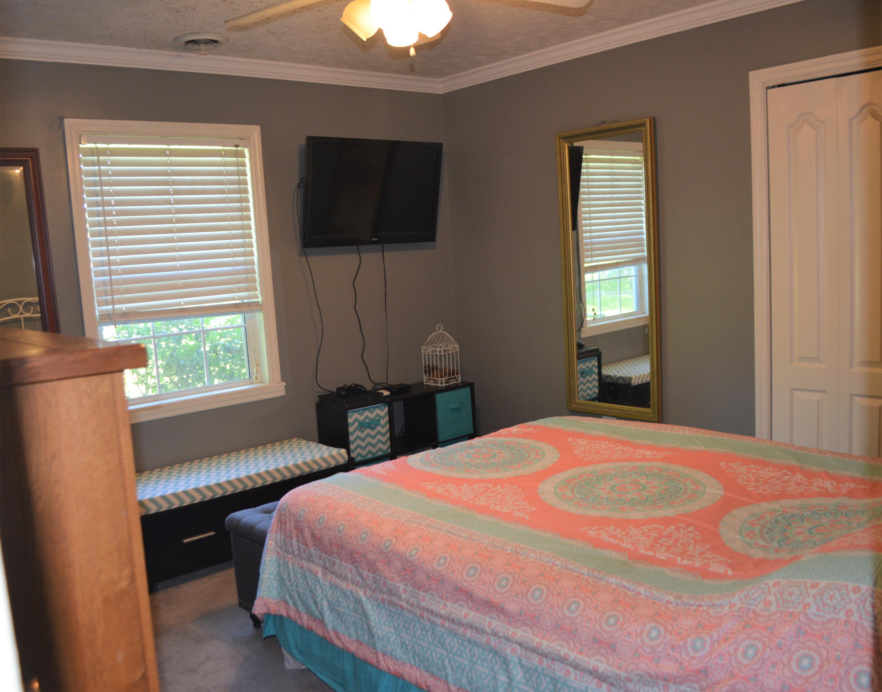 541 Kodak Road Kodak, TN 37764 - Photo 14 of 31 Bedroom 2