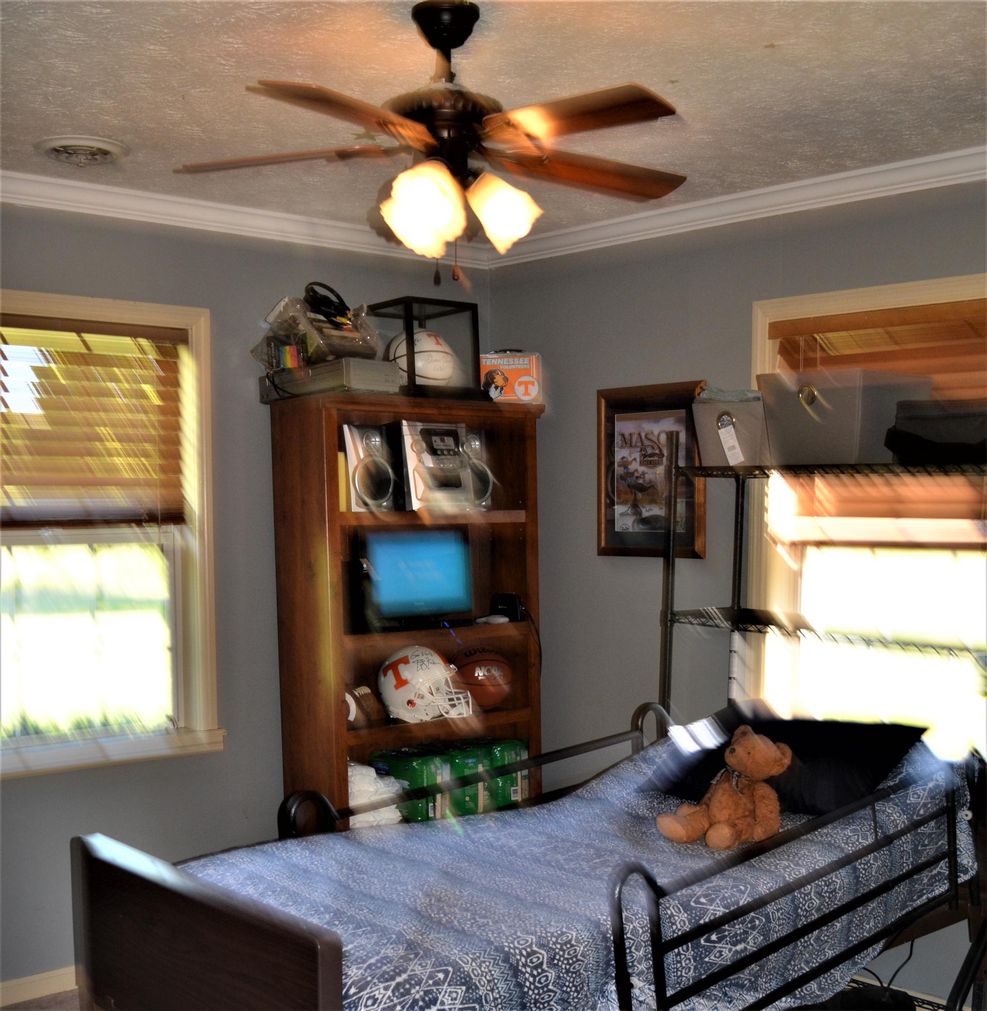 541 Kodak Road Kodak, TN 37764 - Photo 15 of 31 Bedroom 3
