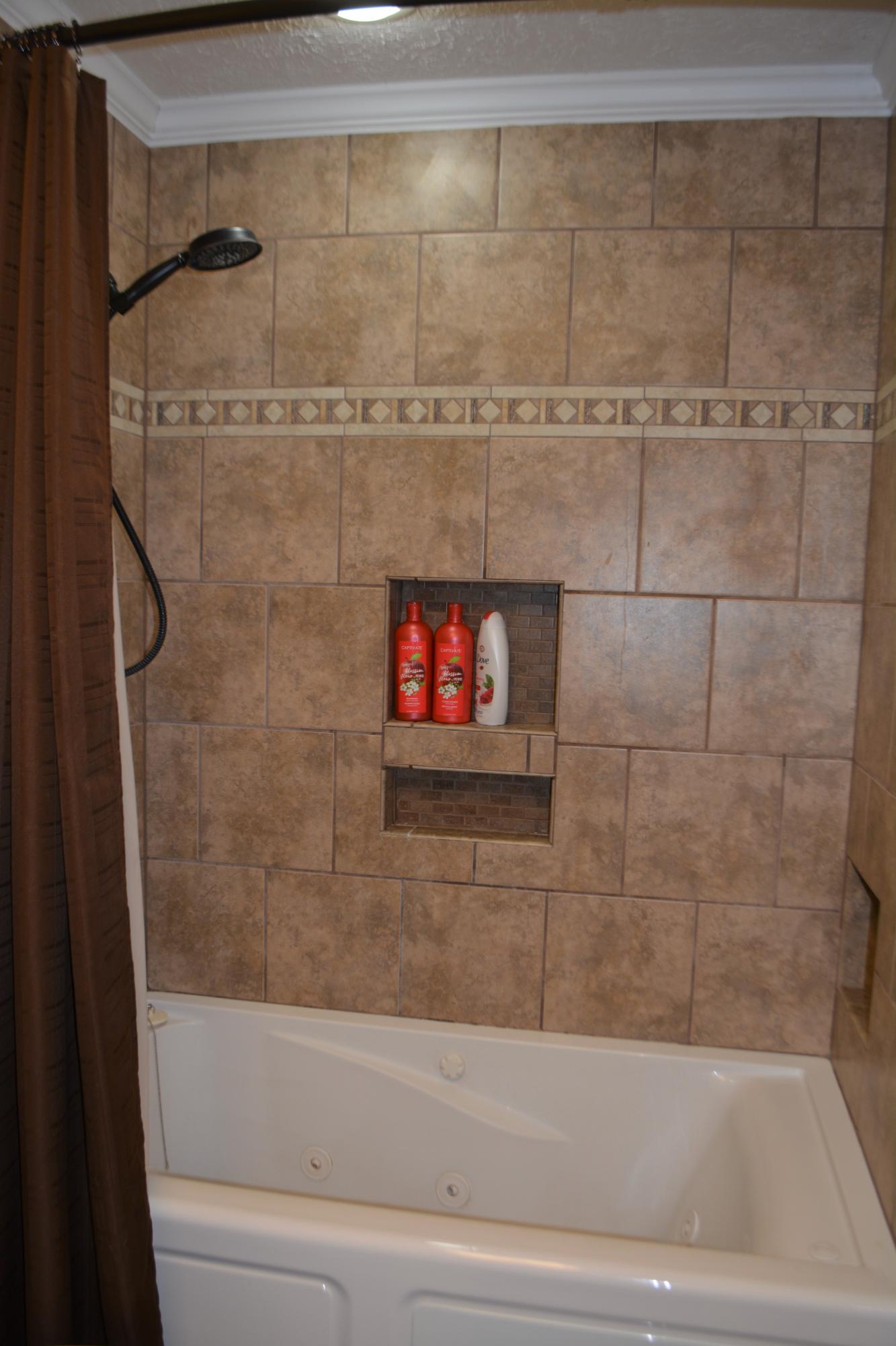541 Kodak Road Kodak, TN 37764 - Photo 17 of 31 Hall Shower Tub