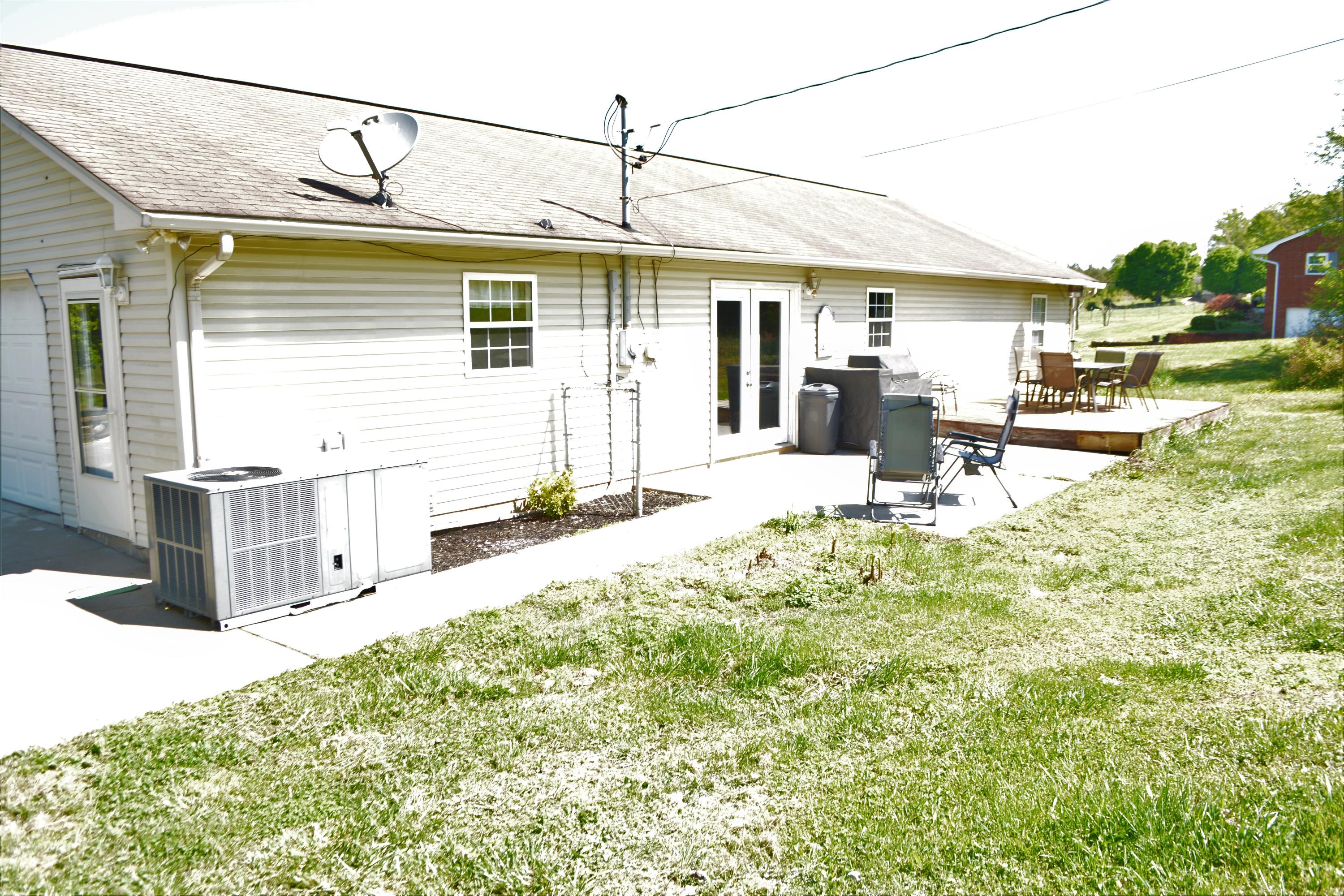 541 Kodak Road Kodak, TN 37764 - Photo 29 of 31 Back Porch