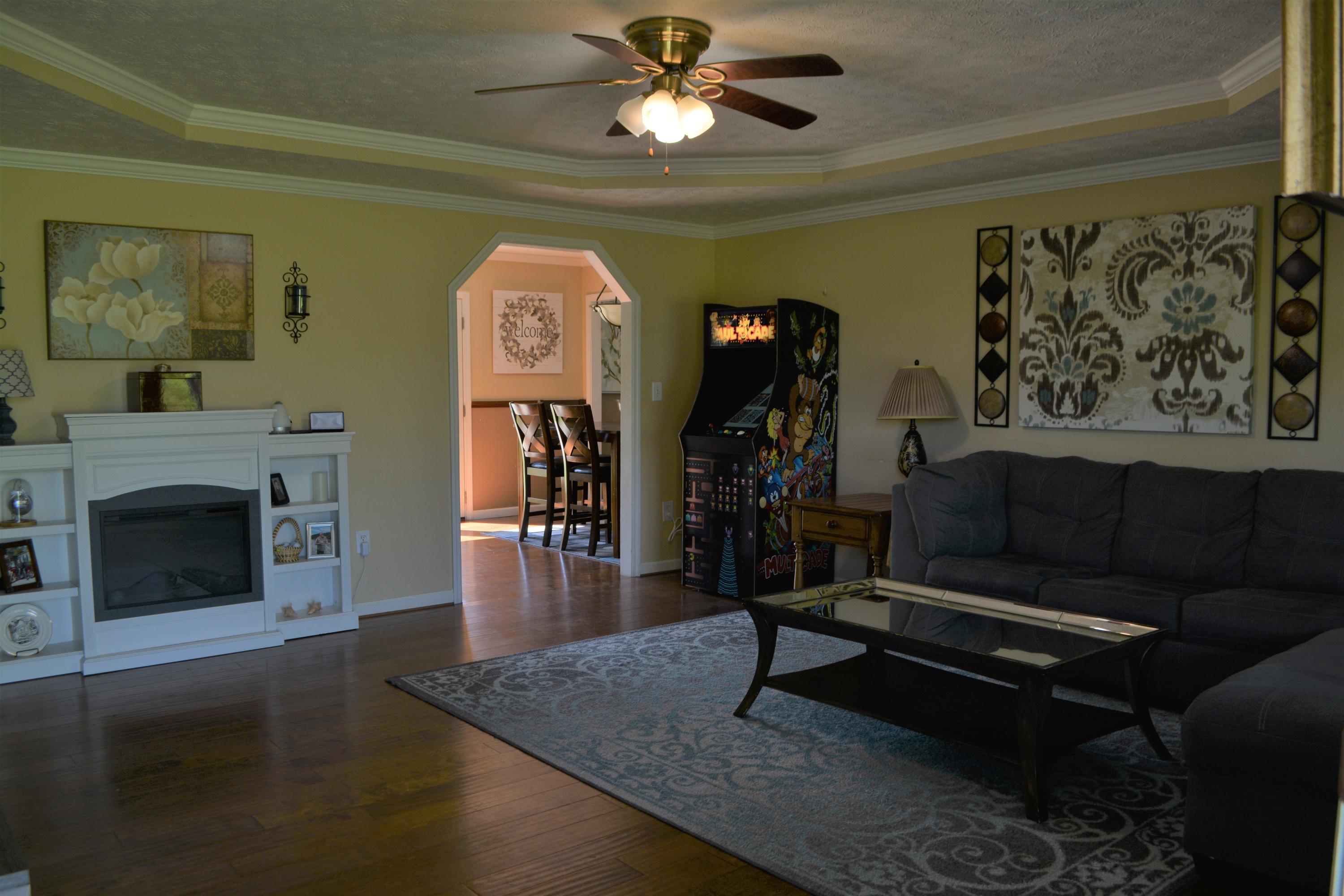 541 Kodak Road Kodak, TN 37764 - Photo 4 of 31 Living