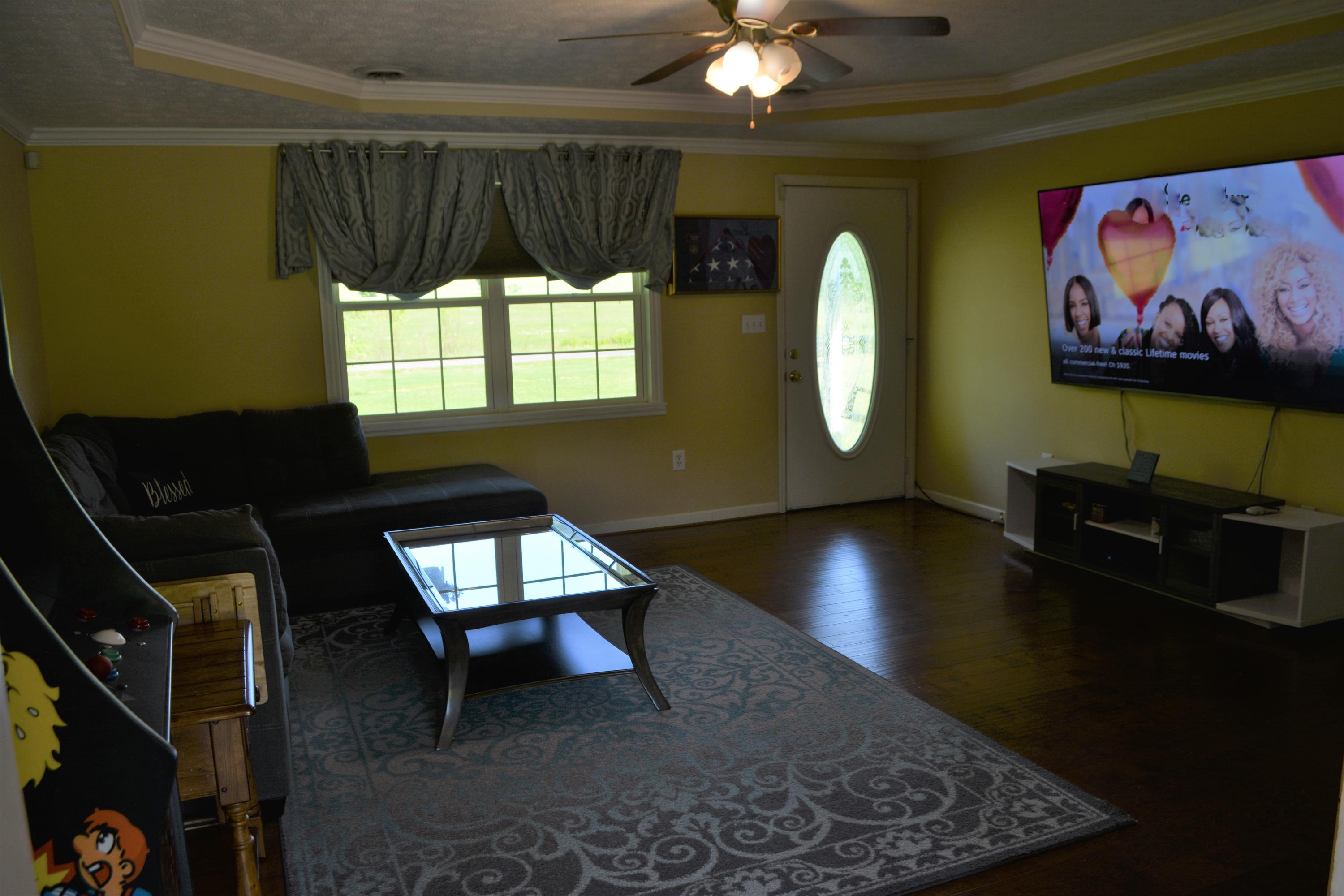541 Kodak Road Kodak, TN 37764 - Photo 6 of 31 Living Room