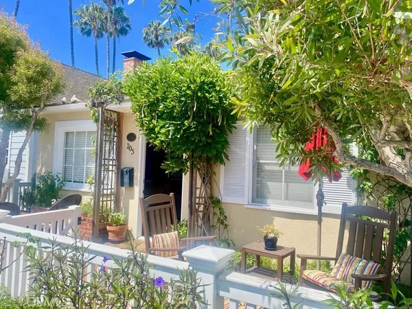 $6,500 | 203 Amethyst Avenue, Newport Beach, CA 92662