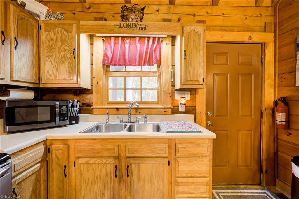 1260 Sink Farm Road Lexington, NC 27295 - Photo 10 of 29