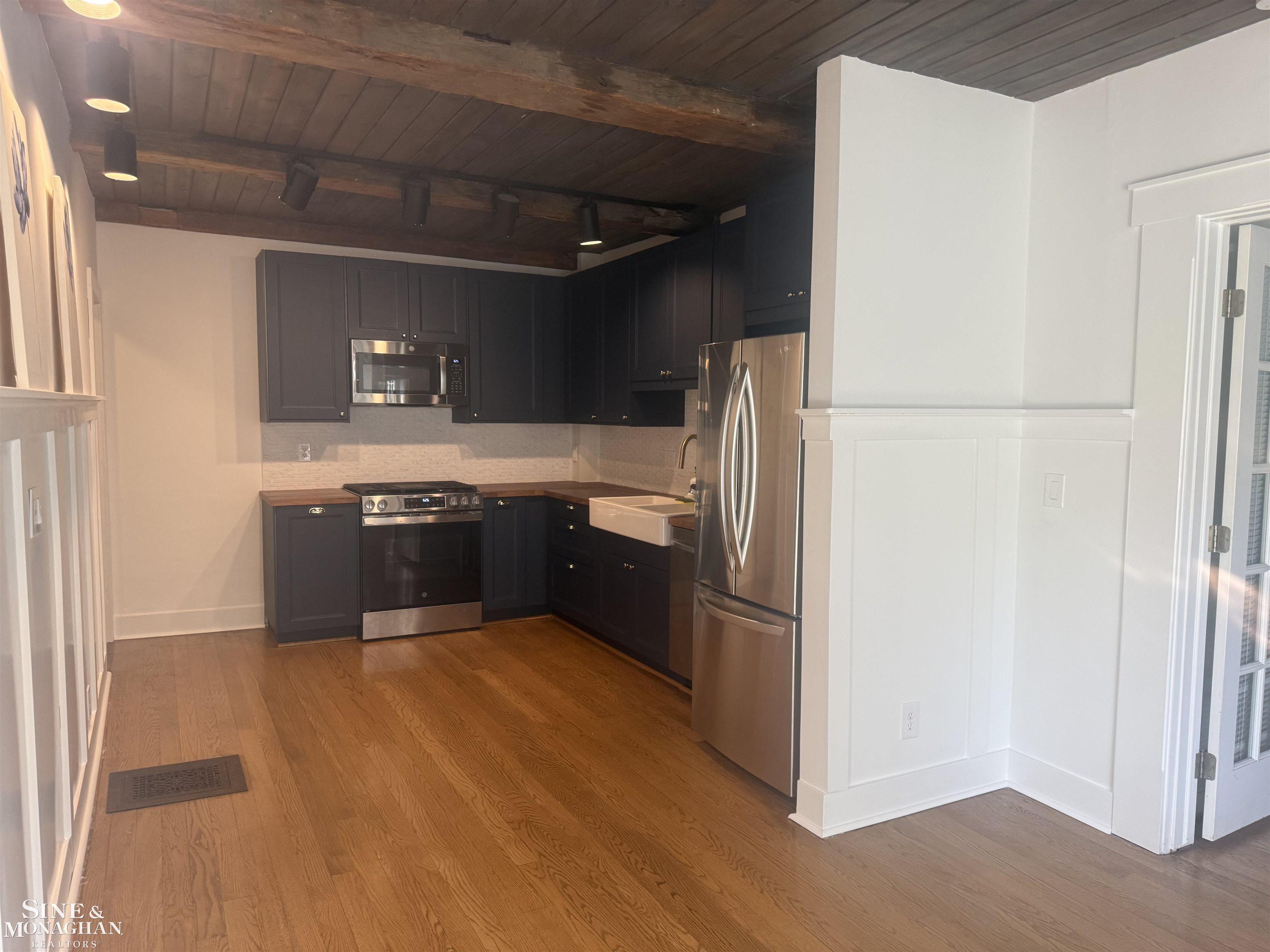 357 Roosevelt Place Grosse Pointe, MI 48230 - Photo 17 of 48
