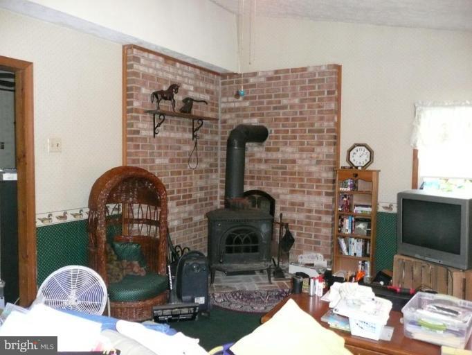 1931 Arundel Road Pasadena, MD 21122 - Photo 6 of 7 Family Room