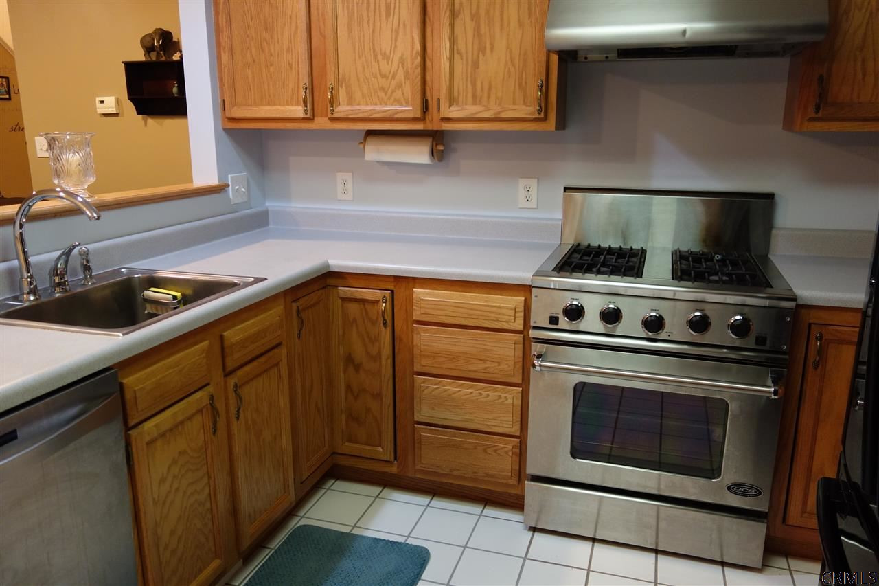 24 Hungerford Road Albany, NY 12203 - Photo 11 of 25 Photo 11