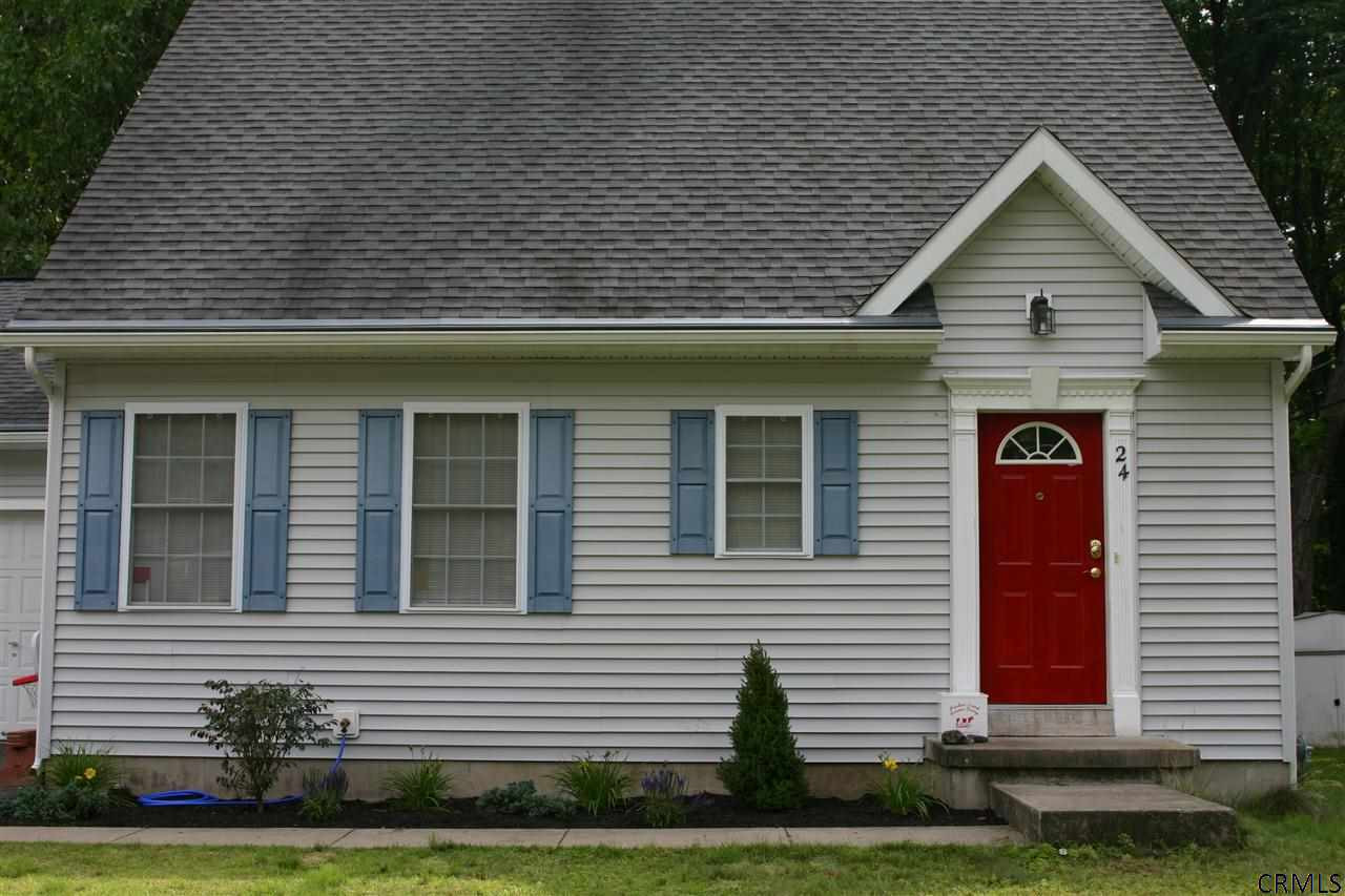 24 Hungerford Road Albany, NY 12203 - Photo 2 of 25 Quaint 3 br 2 bath Cape