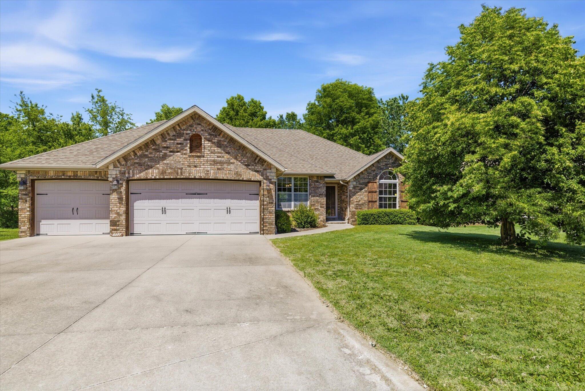 3277 West Cardinal Street Springfield, MO 65810 - Photo 1 of 1 01-IMG_3922