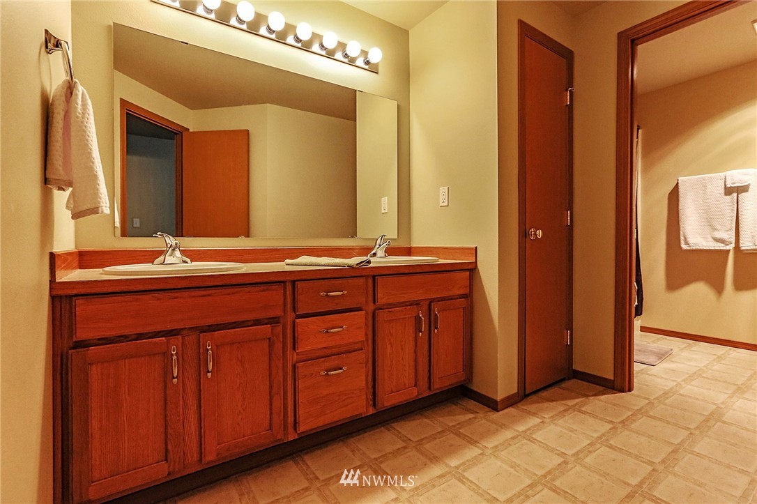 4055 Long Lake Road Southeast Port Orchard, WA 98366 - Photo 17 of 25 Gallery Image 17