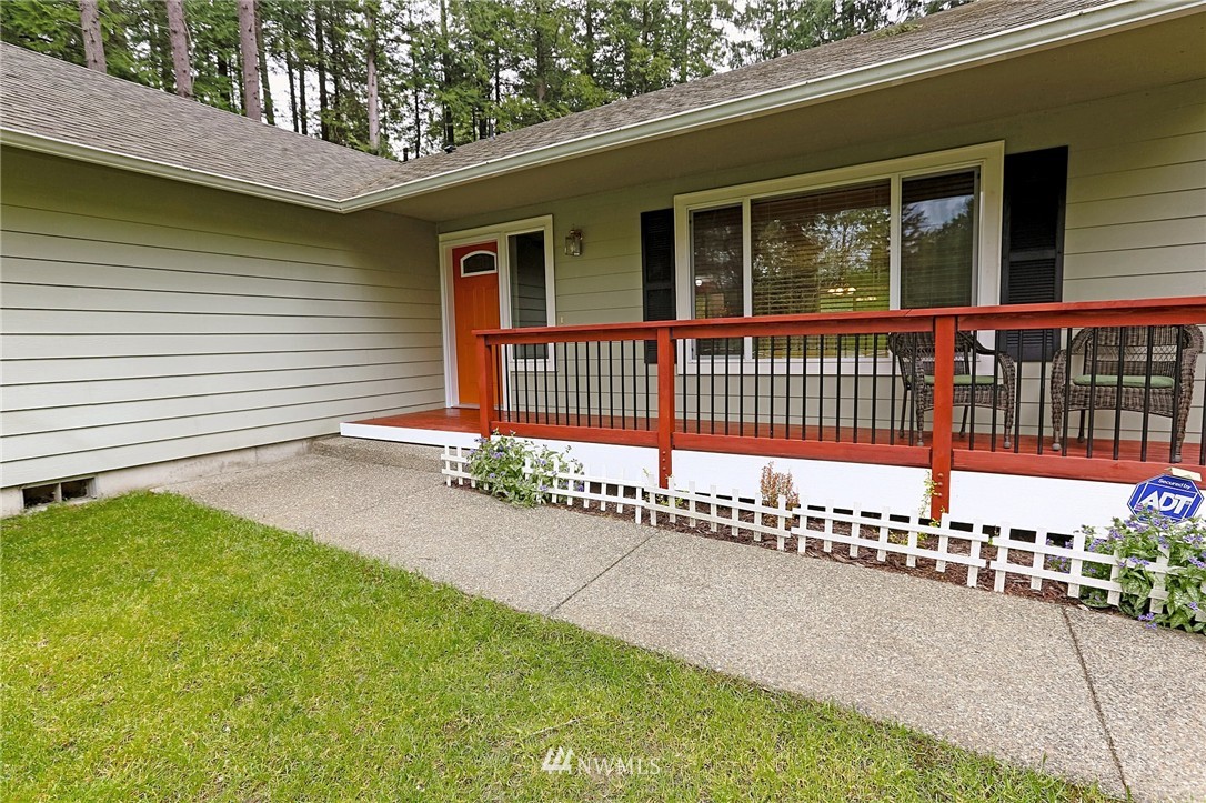 4055 Long Lake Road Southeast Port Orchard, WA 98366 - Photo 4 of 25 Gallery Image 4