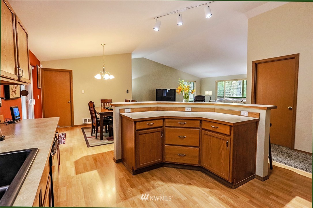 4055 Long Lake Road Southeast Port Orchard, WA 98366 - Photo 9 of 25 Gallery Image 9