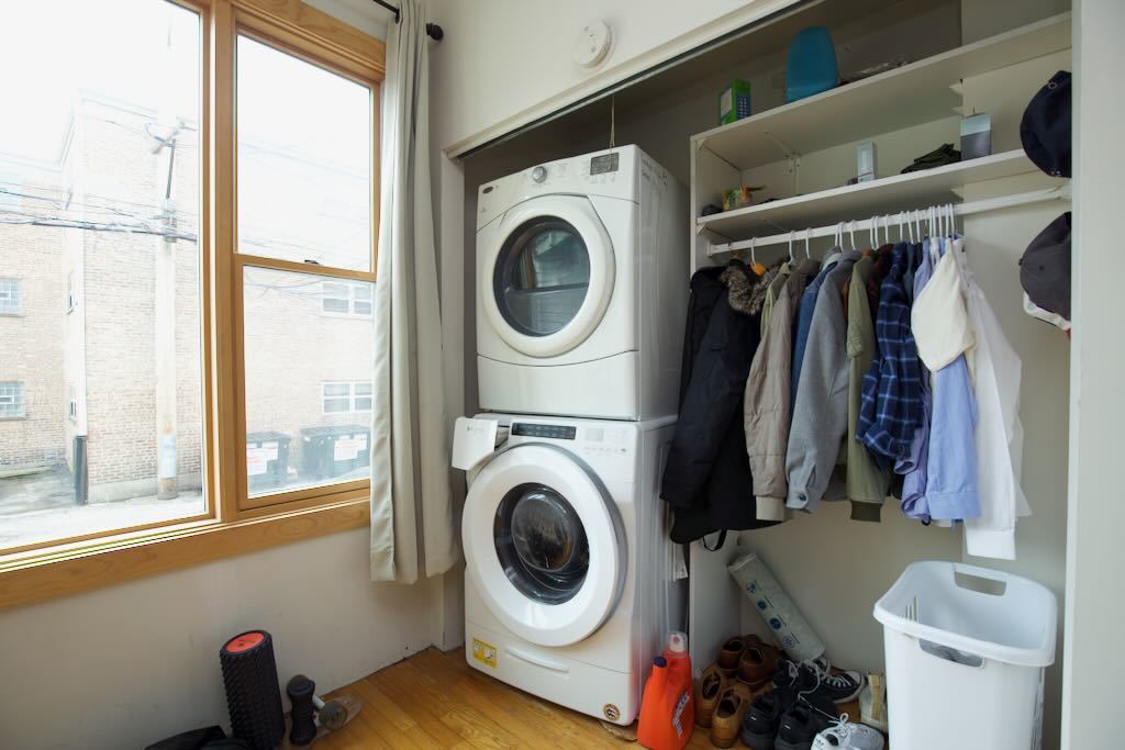 6717 North Sheridan Road, Unit 2S Chicago, IL 60626 - Photo 18 of 20 a utility room with dryer and washer