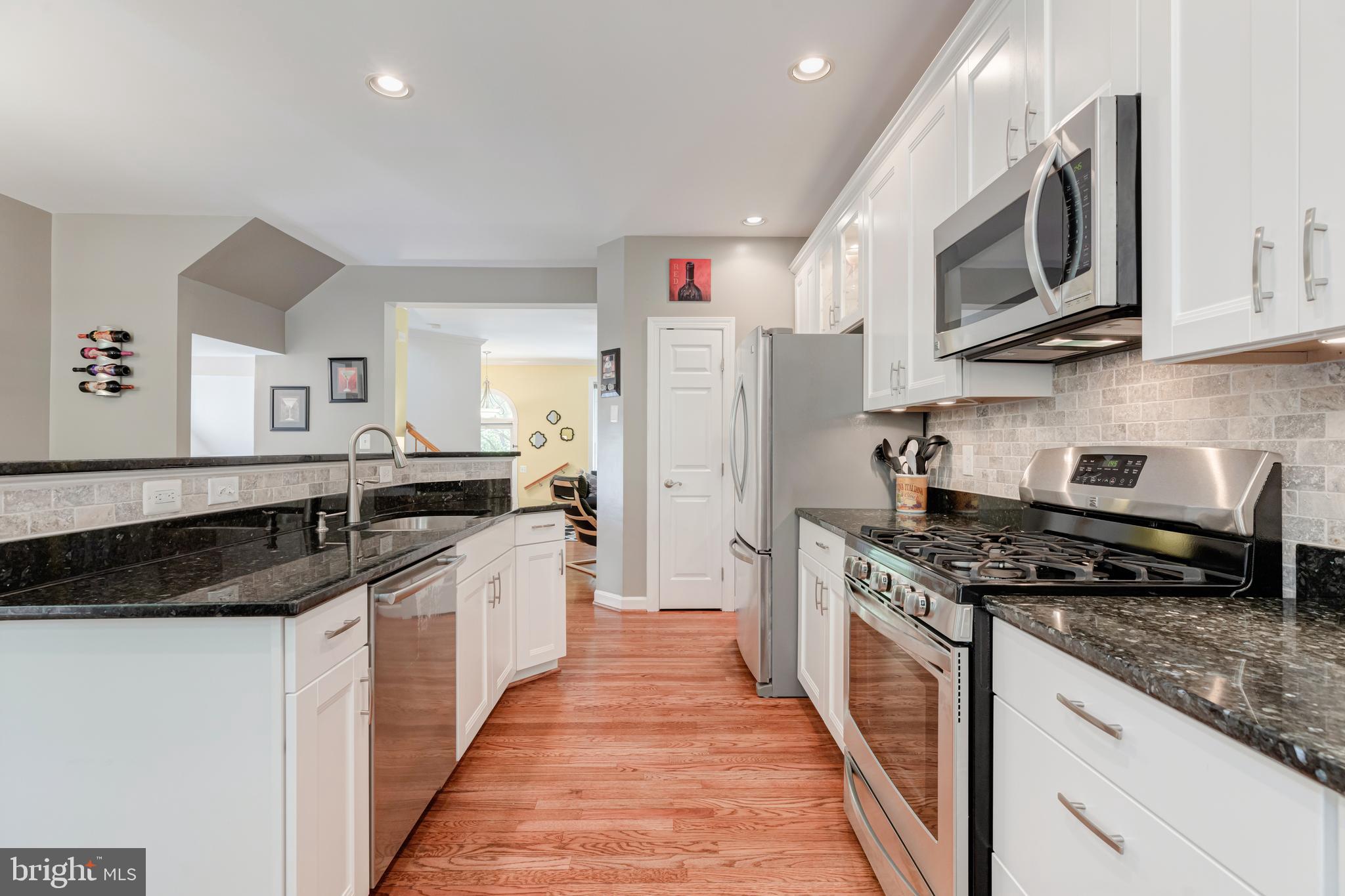6651 Debra Lu Way Springfield, VA 22150 - Photo 11 of 40 Kitchen