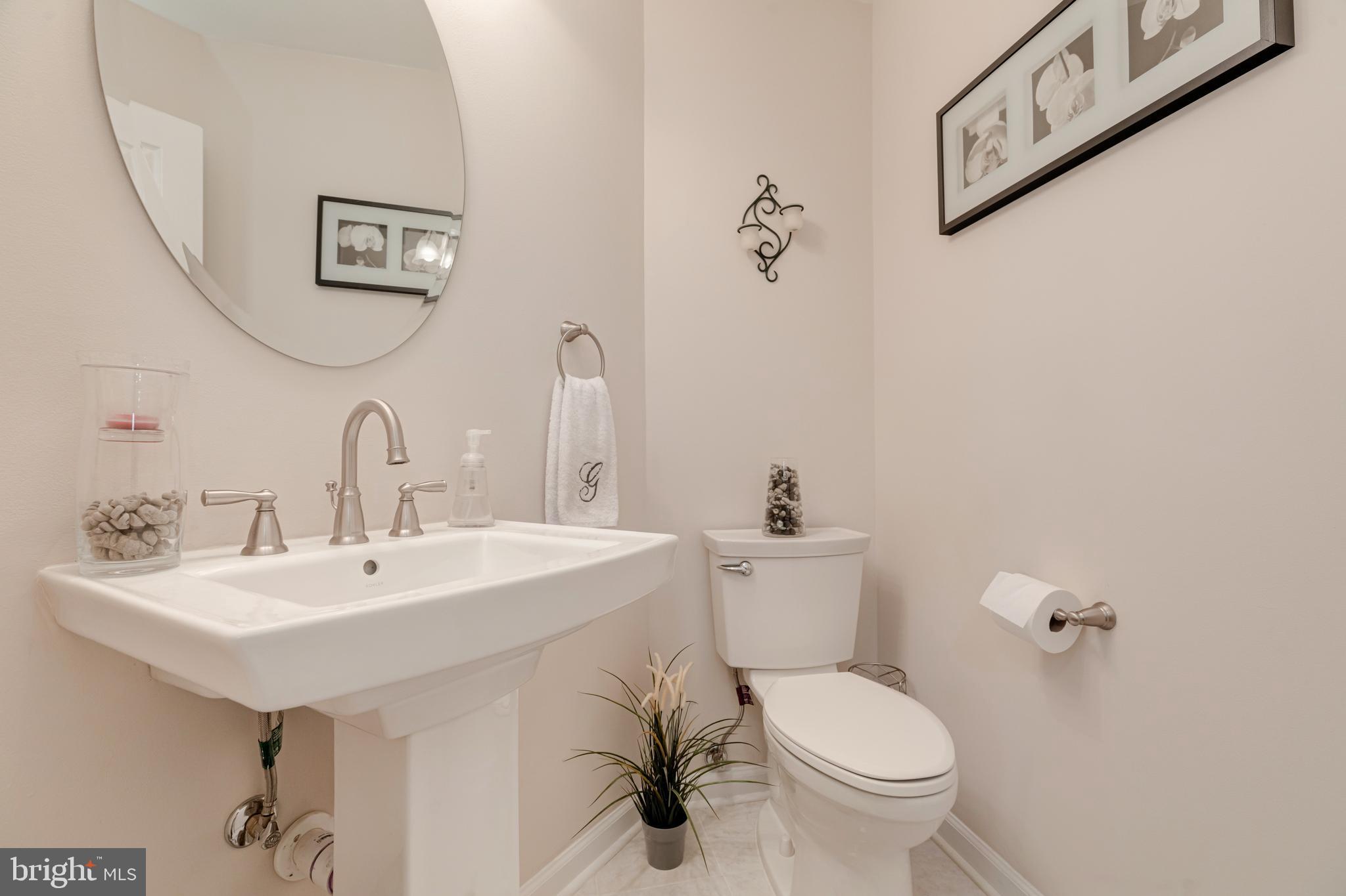 6651 Debra Lu Way Springfield, VA 22150 - Photo 19 of 40 Powder Room