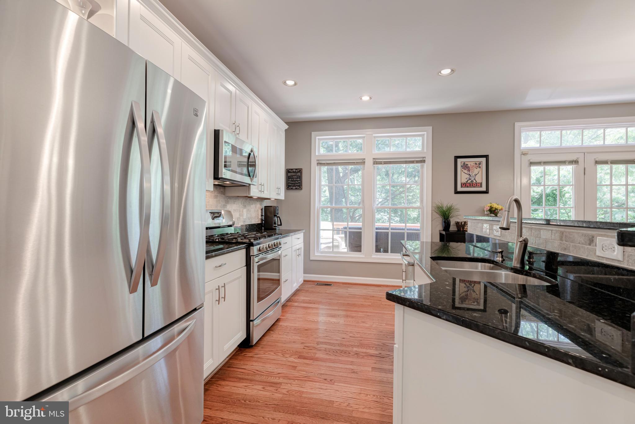 6651 Debra Lu Way Springfield, VA 22150 - Photo 7 of 40 Kitchen