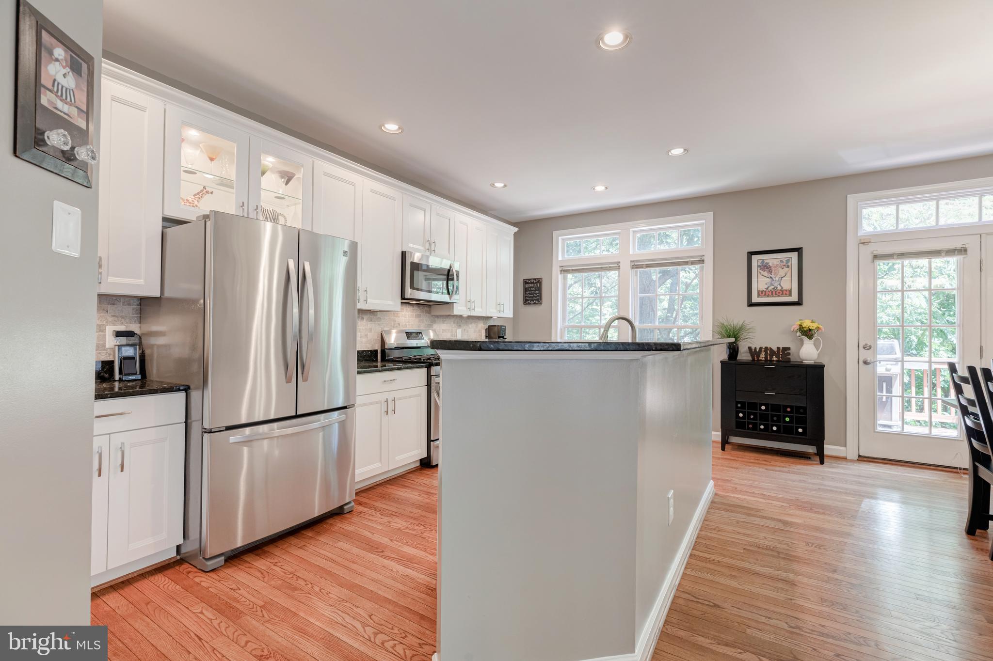 6651 Debra Lu Way Springfield, VA 22150 - Photo 8 of 40 Kitchen