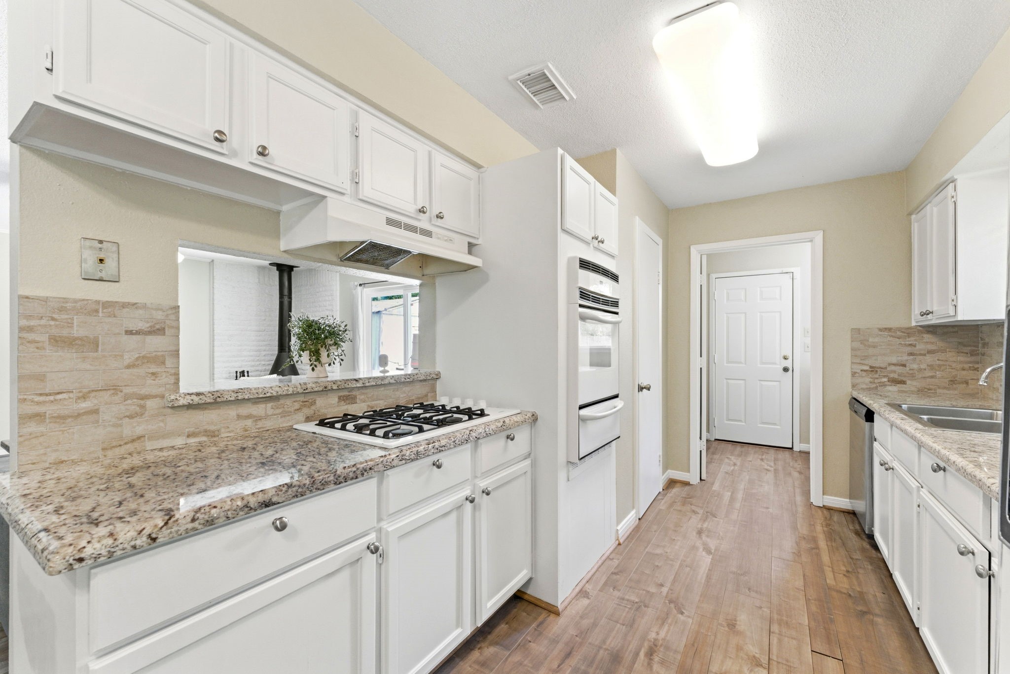 10820 Longleaf Drive Conroe, TX 77385 - Photo 11 of 29