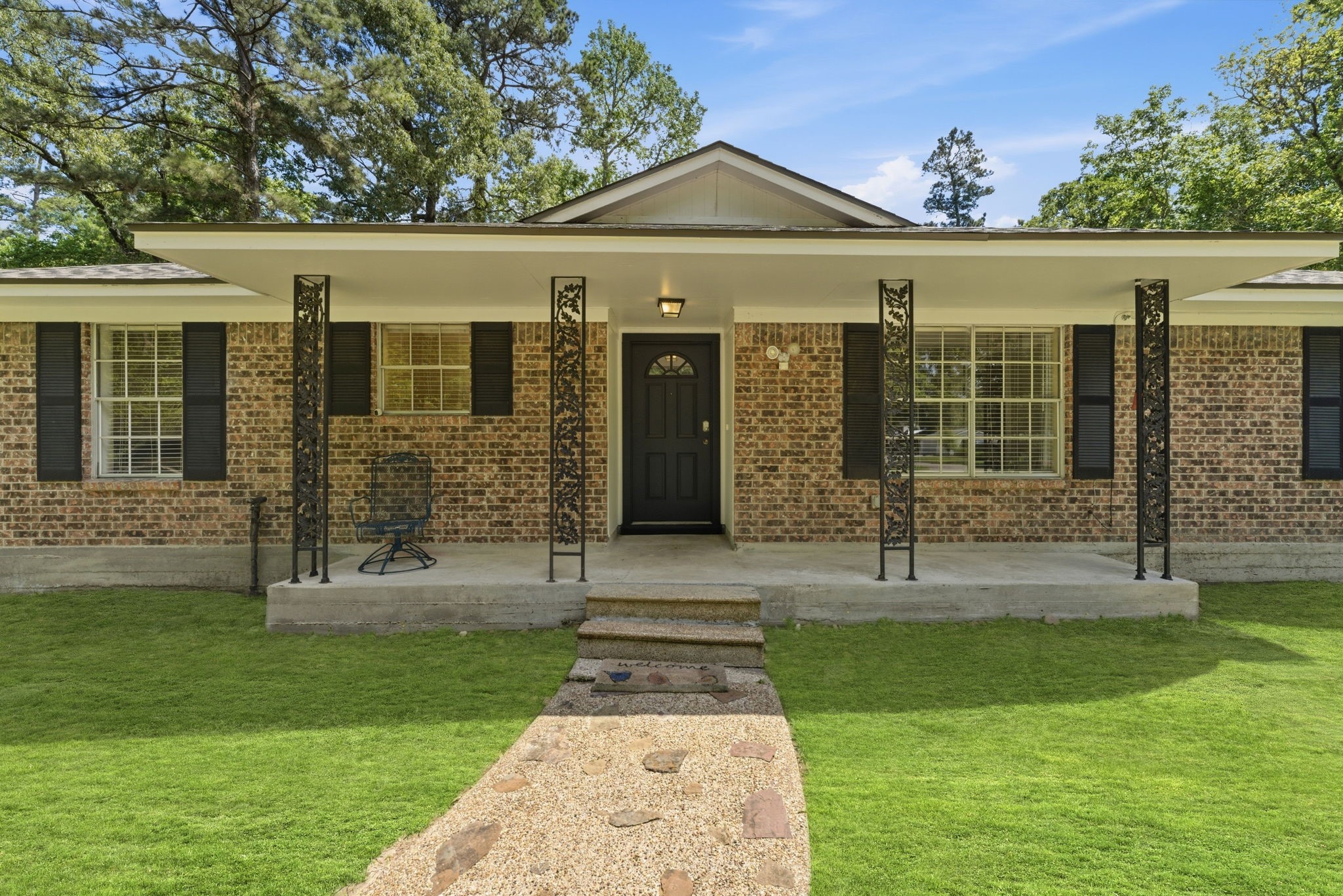 10820 Longleaf Drive Conroe, TX 77385 - Photo 2 of 29