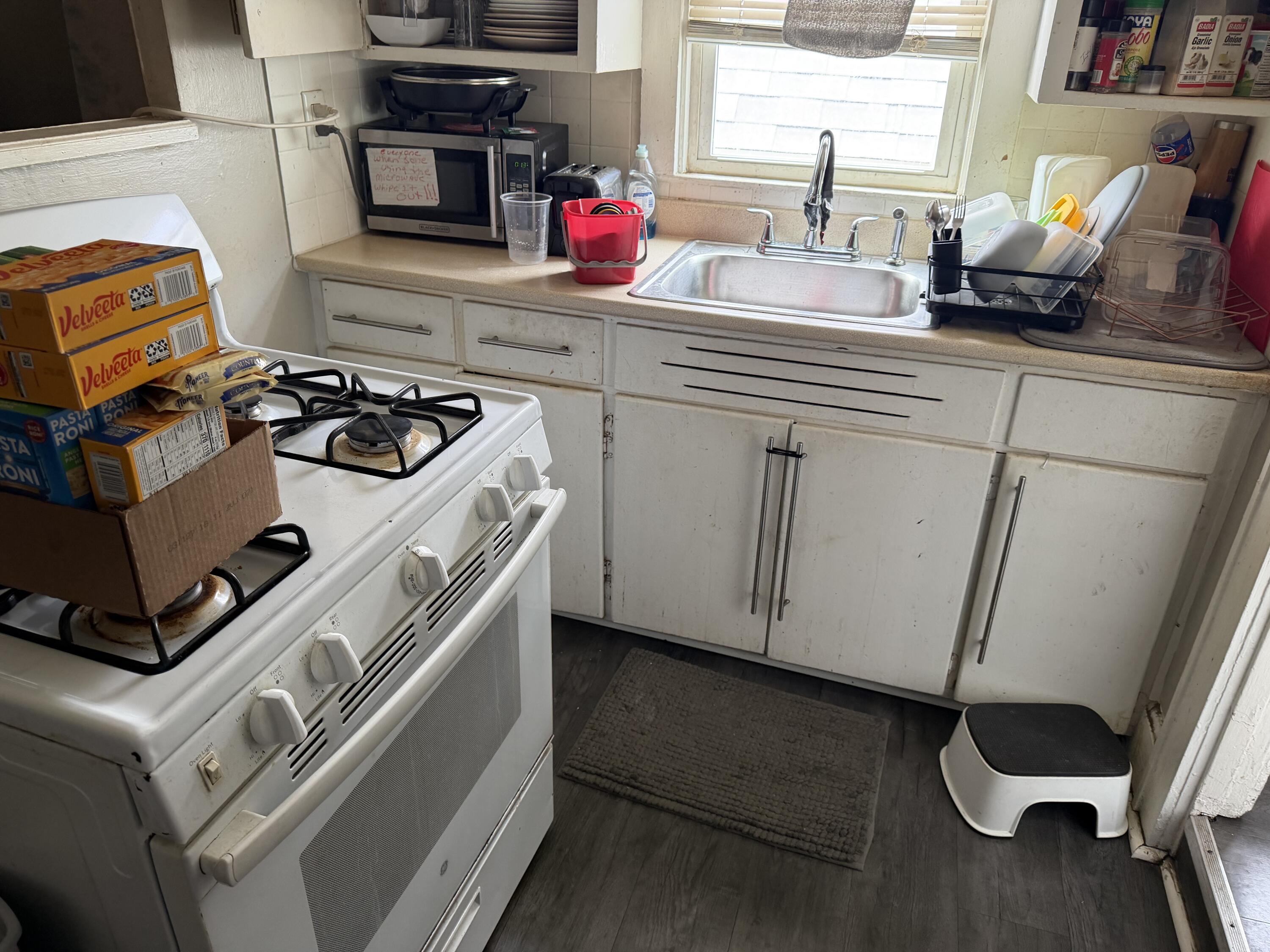 1541 South Union Street Milwaukee, WI 53204 - Photo 9 of 26 1541 S Union St