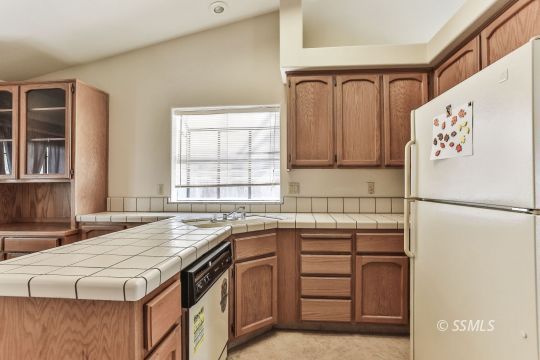 1225 Ann Court Ridgecrest, CA 93555 - Photo 6 of 28 Gallery Image 6