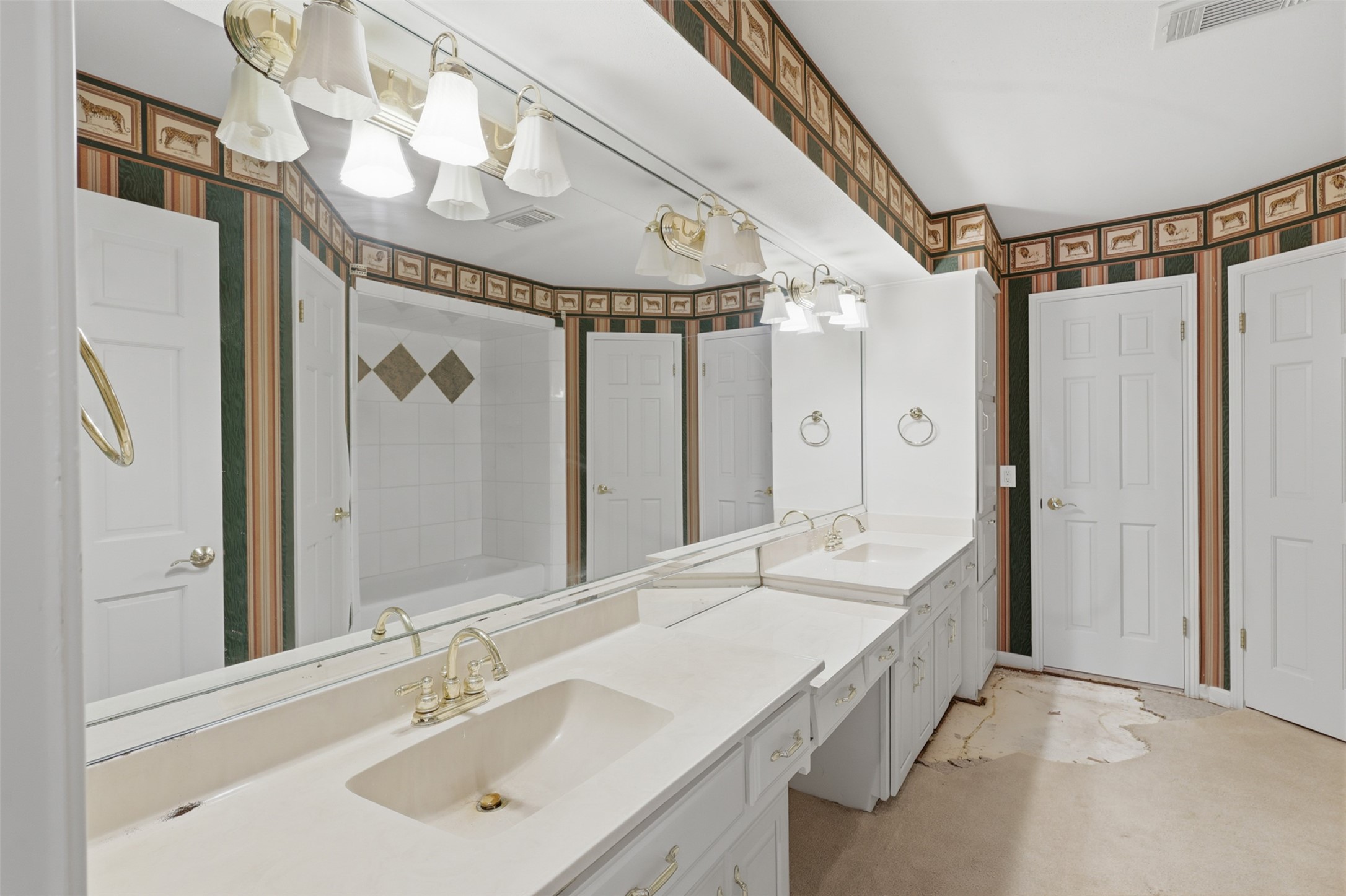3002 Riata Lane Houston, TX 77043 - Photo 17 of 30 Primary Bathroom