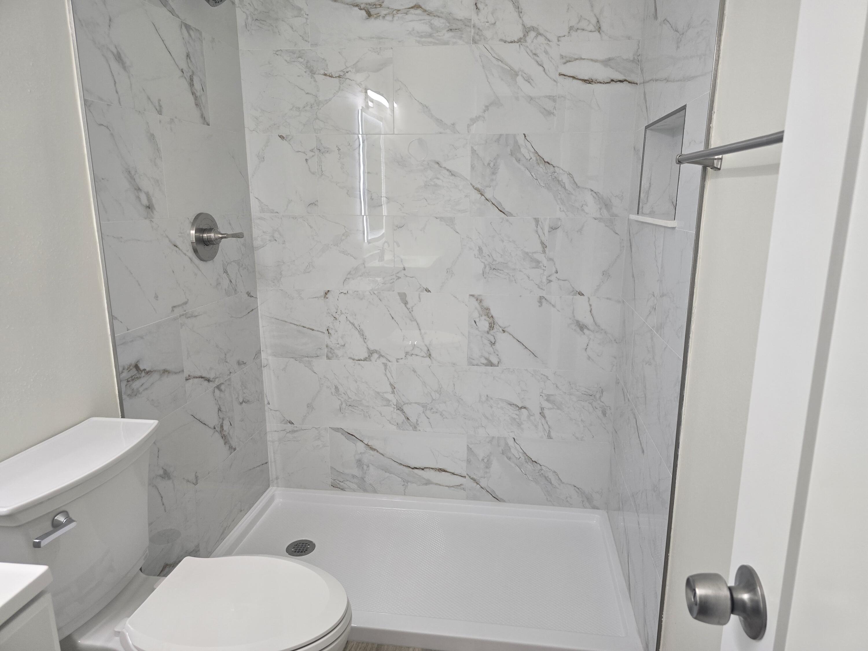 200 Davenport Road, Unit 5 Fort Walton Beach, FL 32547 - Photo 14 of 39 20261004_164735