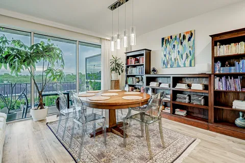 $445,000 | 2200 Willowick Road, Unit 4E, Houston, TX 77027