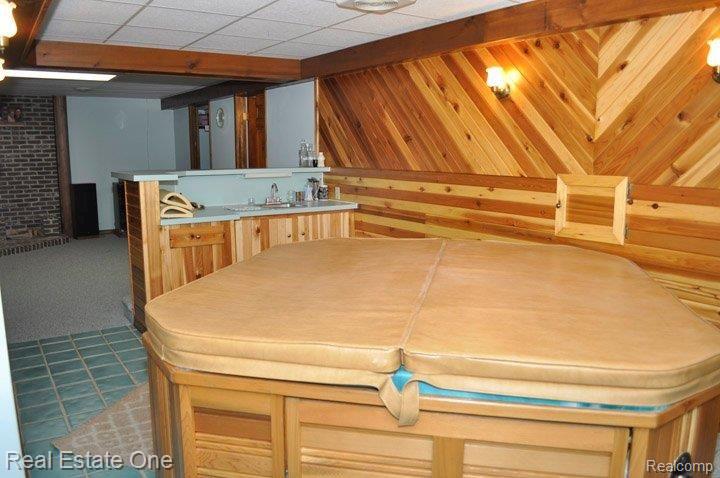 6248 Challis Road Brighton, MI 48116 - Photo 21 of 24 Hot Tub LL