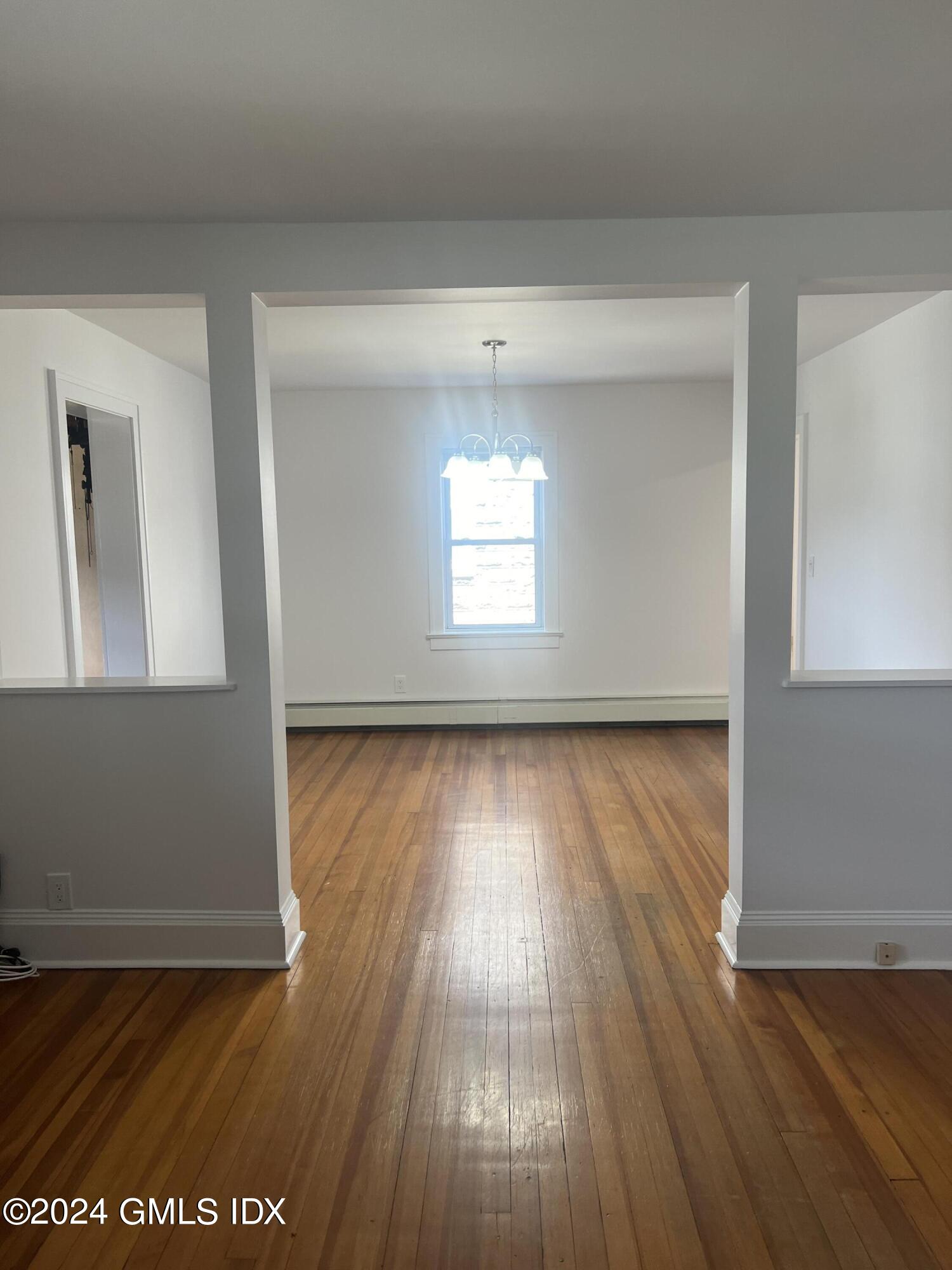 225 Hamilton Avenue, Unit 1 Greenwich, CT 06830 - Photo 13 of 39 Living room
