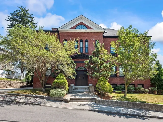 $305,000 | 28 Adams Street, Unit 102, Worcester, MA 01604