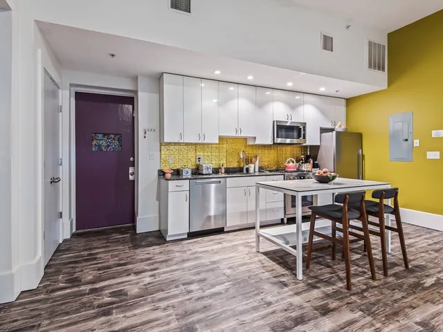 $305,000 | 28 Adams Street, Unit 102, Worcester, MA 01604