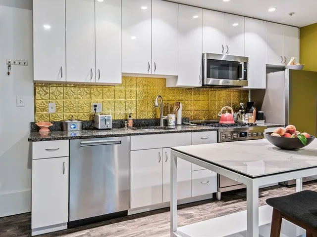 $305,000 | 28 Adams Street, Unit 102, Worcester, MA 01604