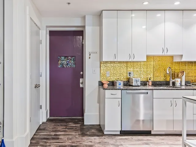 $305,000 | 28 Adams Street, Unit 102, Worcester, MA 01604