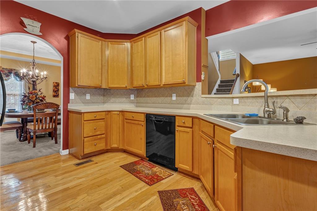 7815 White Oak Loop Stonecrest, GA 30038 - Photo 6 of 35