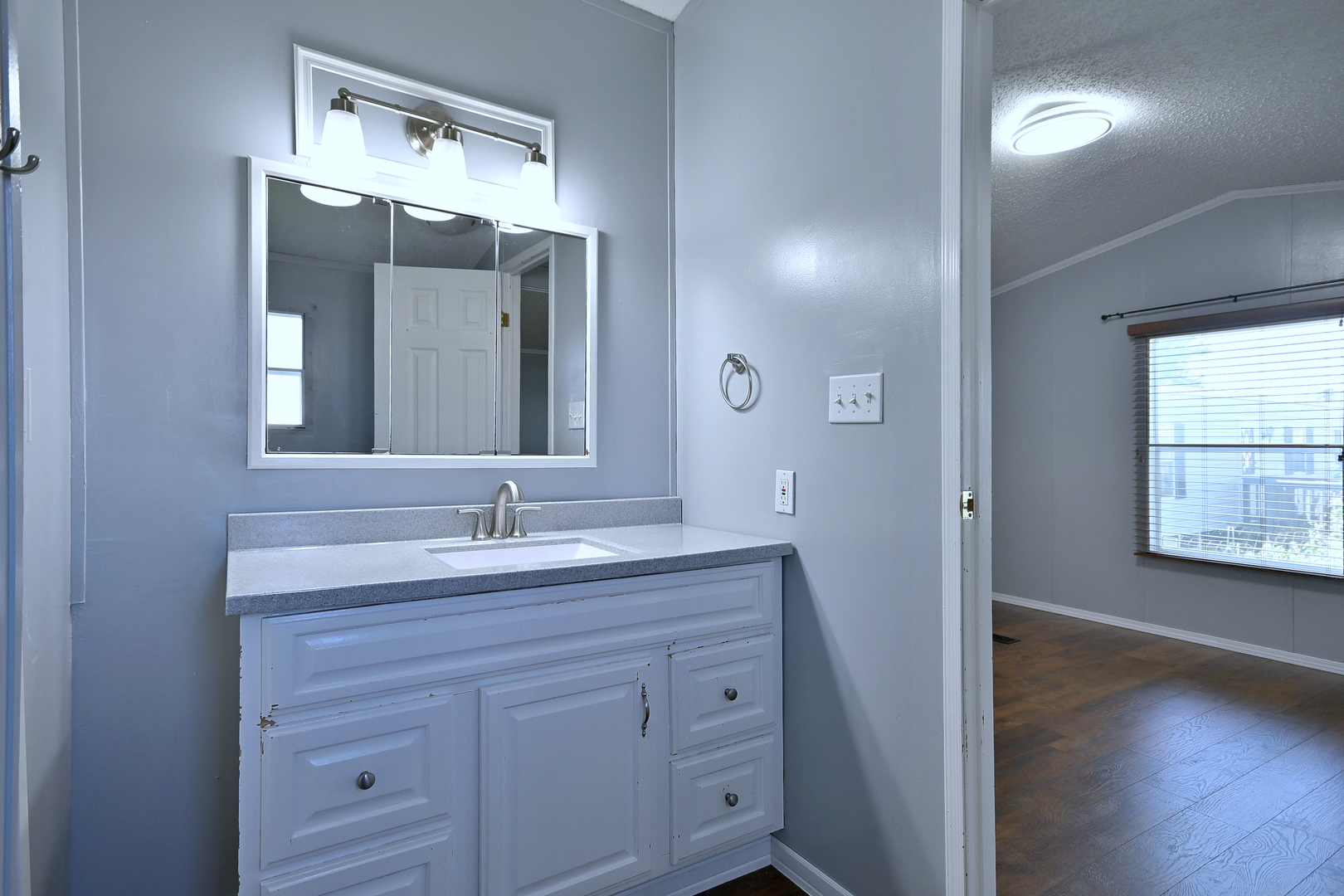 104 9th Avenue Bartlett, IL 60103 - Photo 16 of 34