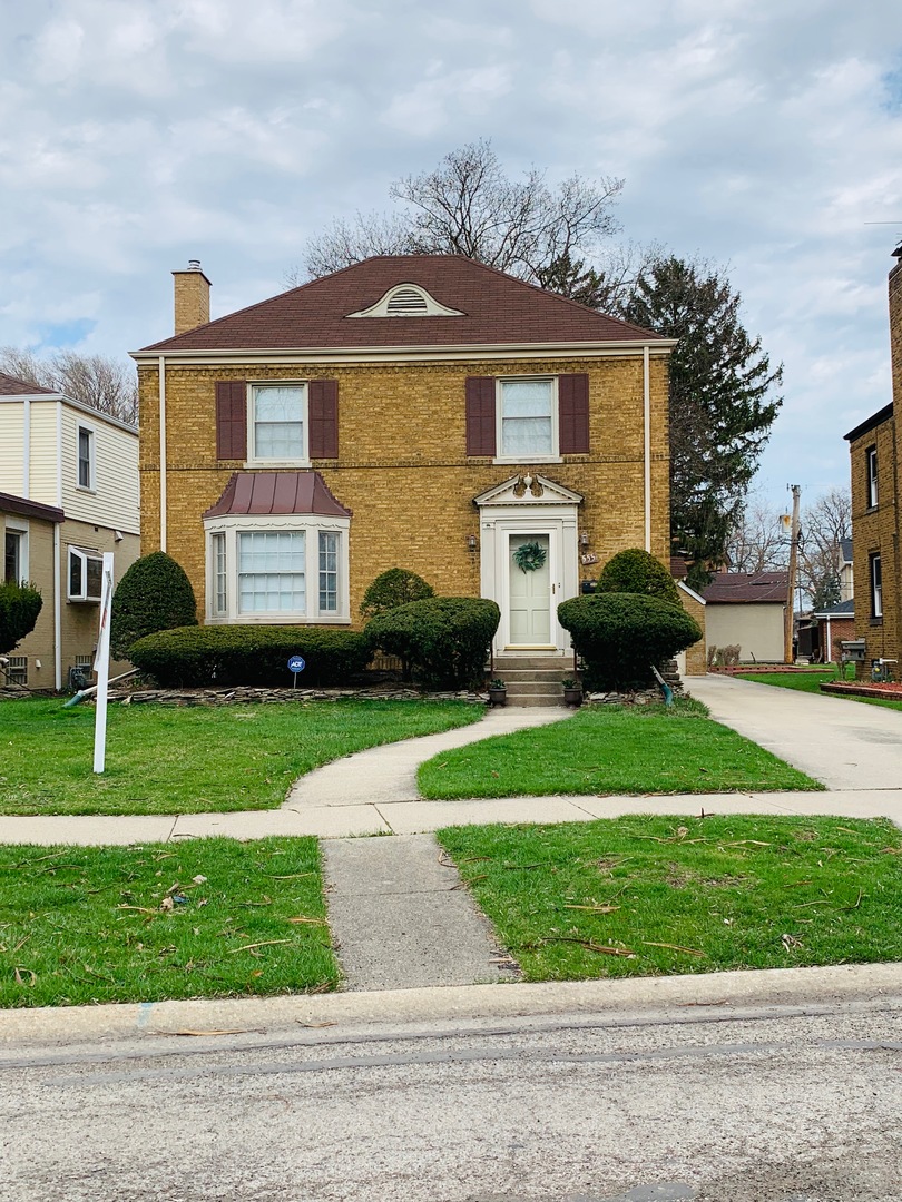 555 East Parkway Road Riverside, IL 60546 - Photo 1 of 38