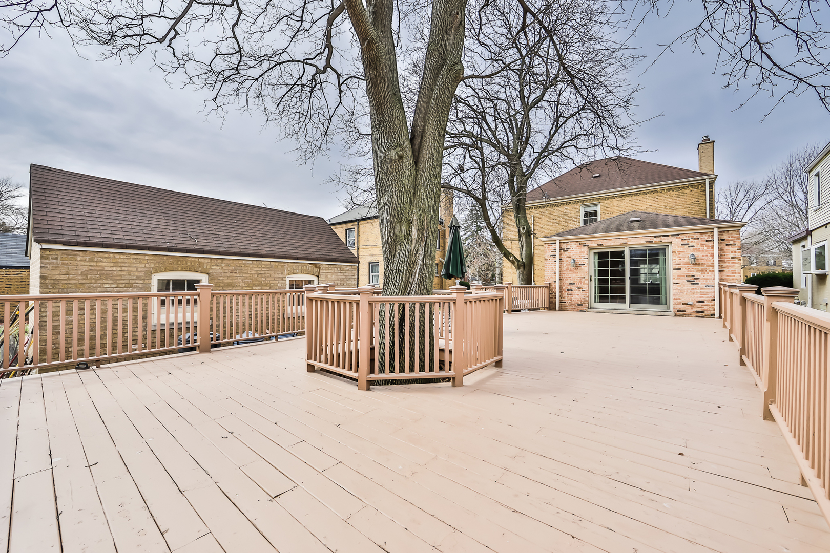 555 East Parkway Road Riverside, IL 60546 - Photo 32 of 38
