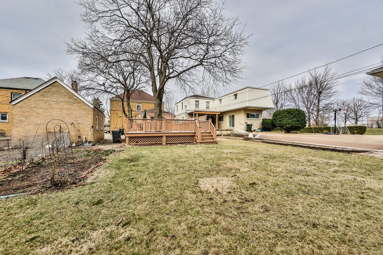 555 East Parkway Road Riverside, IL 60546 - Photo 36 of 38