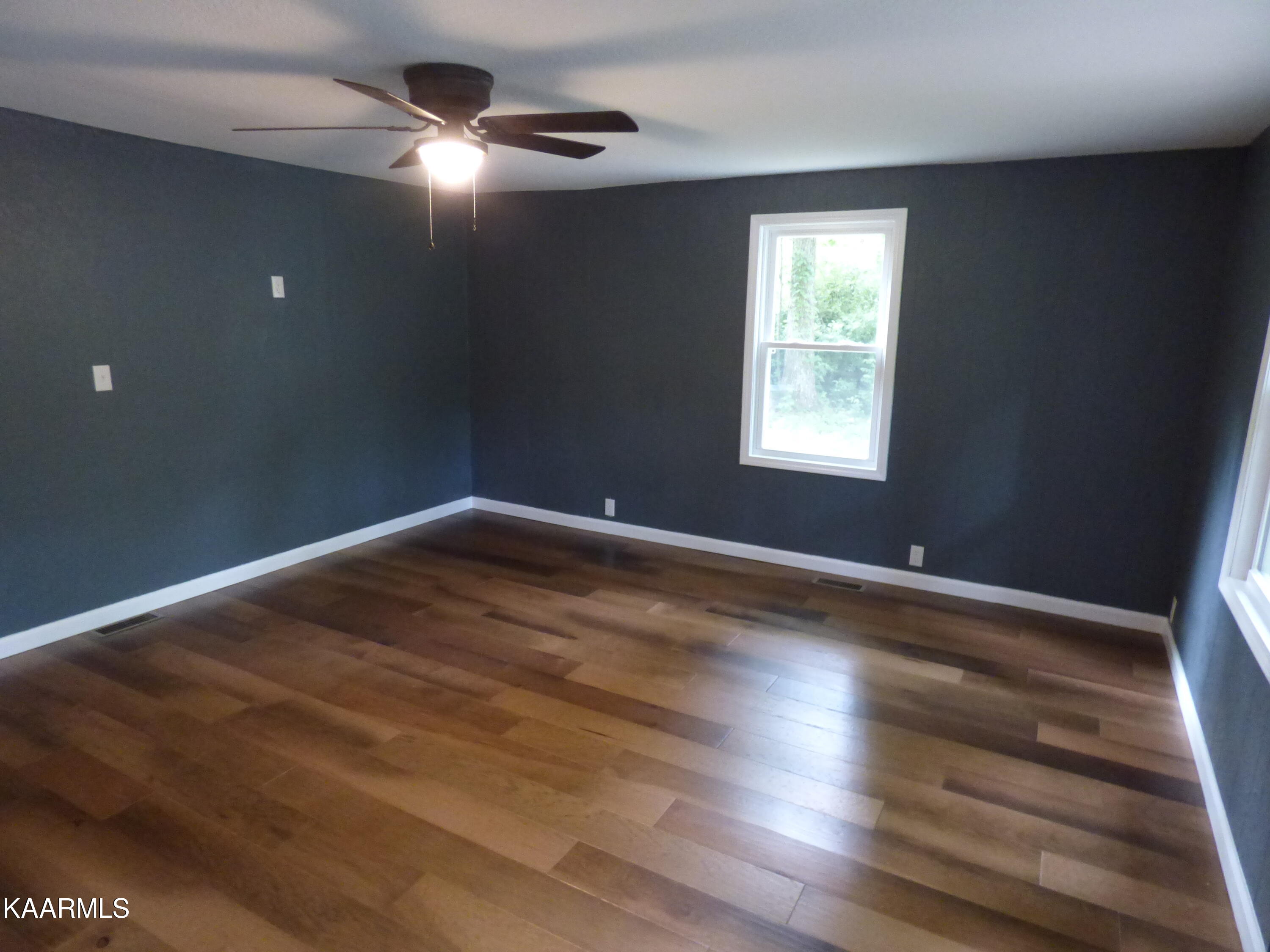 144 Rugby Court Crossville, TN 38558 - Photo 3 of 33 P1060034