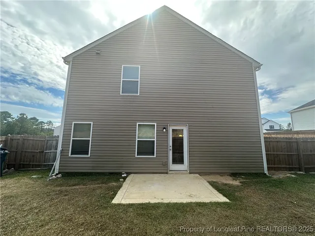 $2,000 | 910 Sapphire Stone Lane, Hope Mills, NC 28348