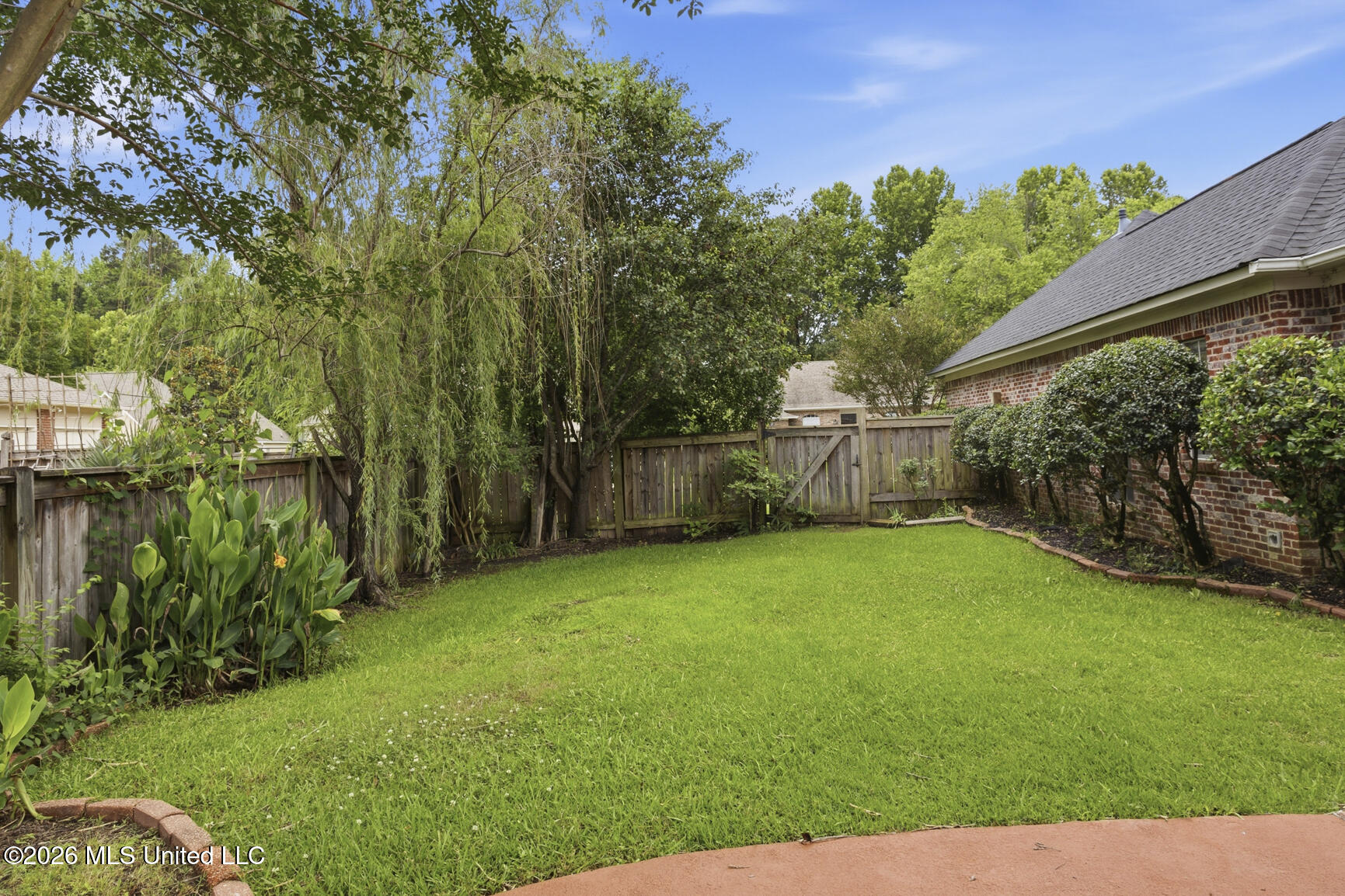 516 Florence Drive Madison, MS 39110 - Photo 5 of 40 516 Florence-38