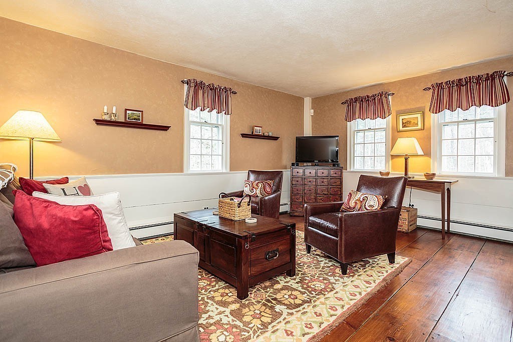 63 Nashua Road Pepperell, MA 01463 - Photo 3 of 29
