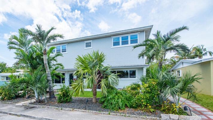 1006 16th Terrace Key West, FL 33040 - Photo 1 of 49 a front view of house with yard and green space