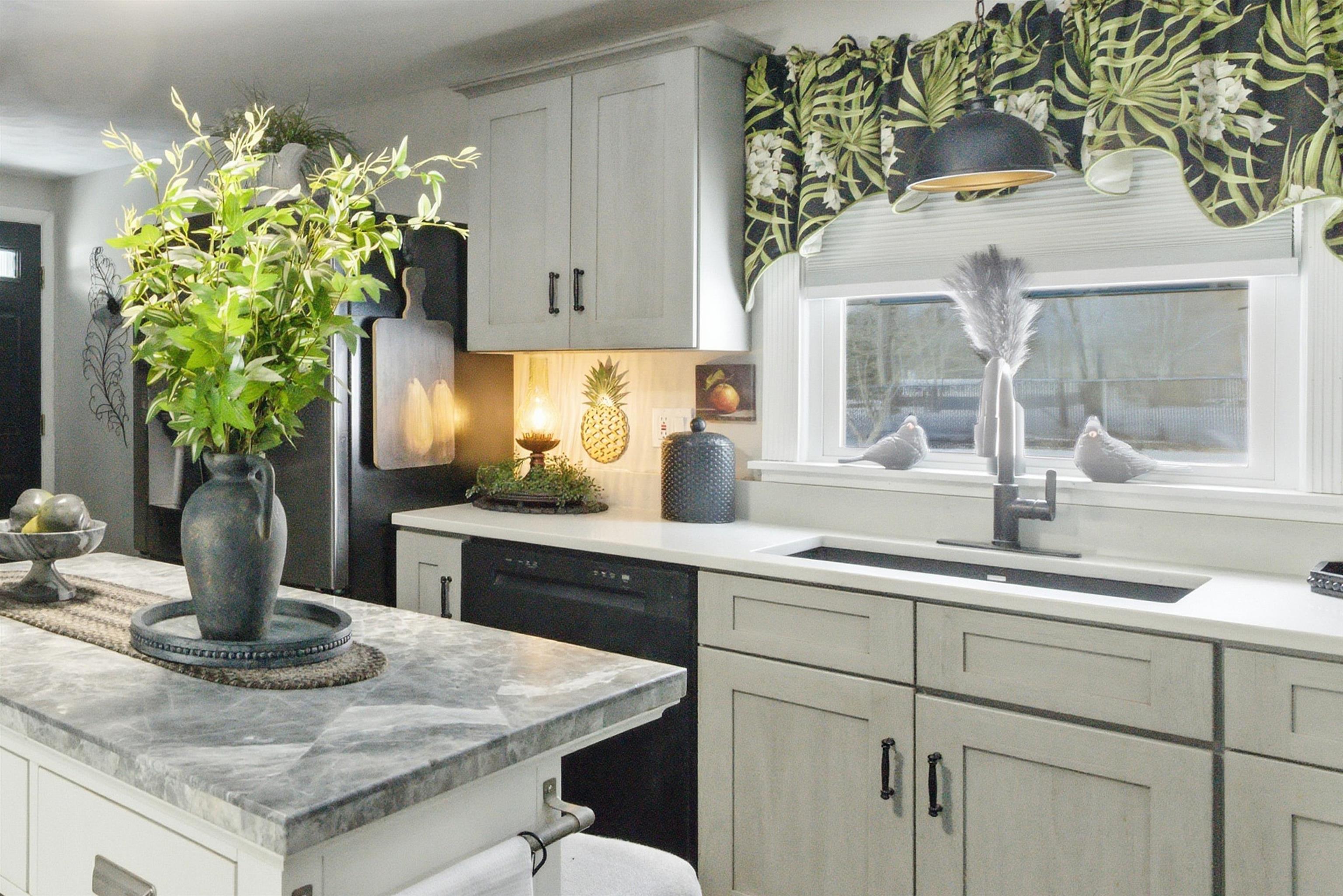 10 Frances Street Franklin, NH 03235 - Photo 4 of 45