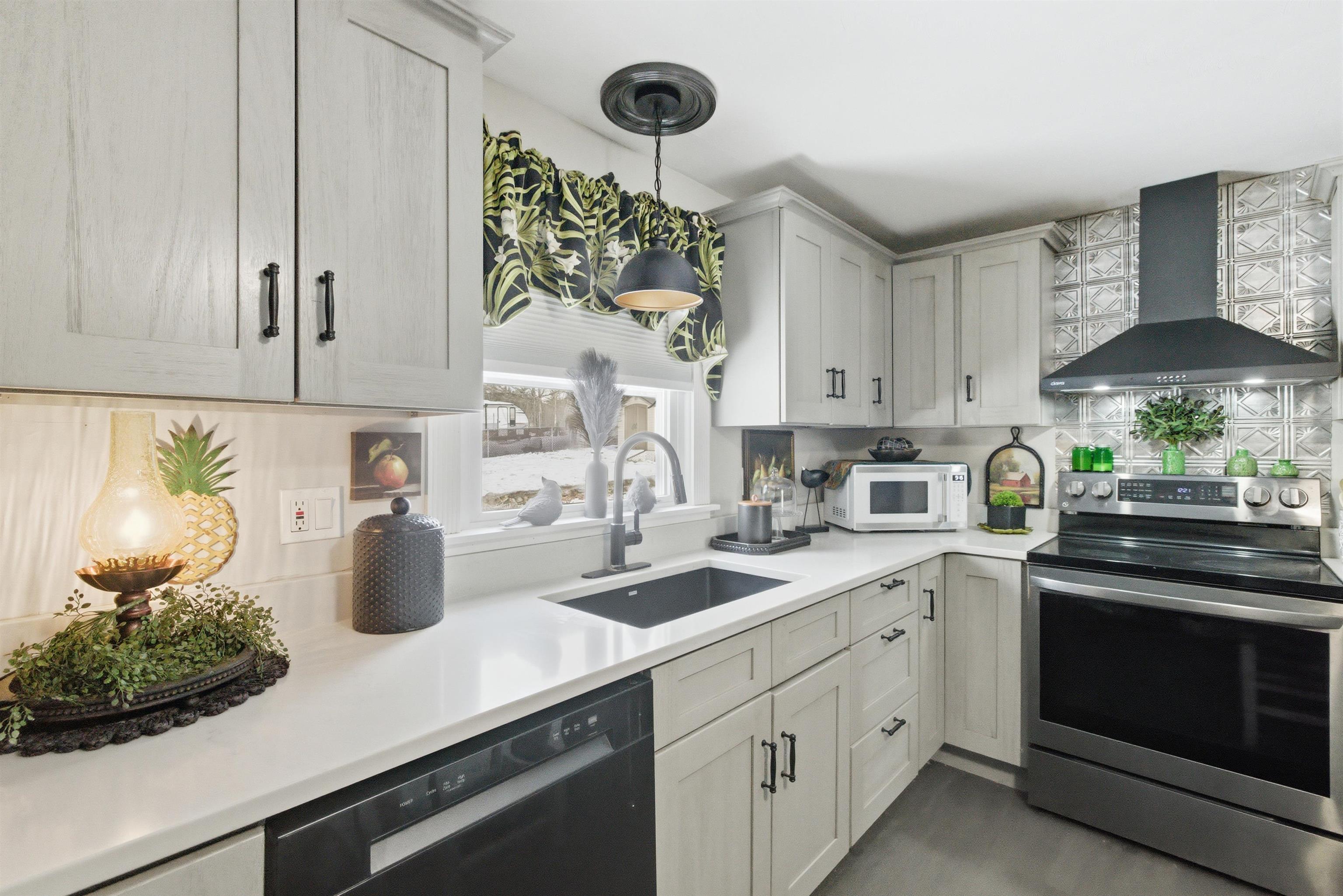 10 Frances Street Franklin, NH 03235 - Photo 5 of 45