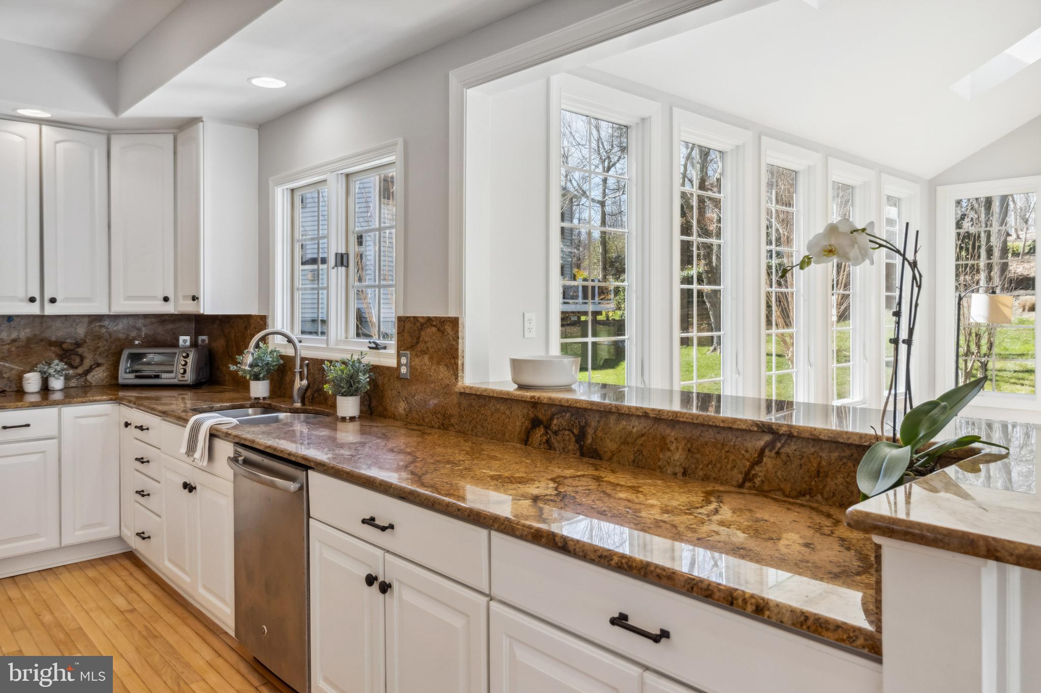 3409 Monarch Drive Edgewater, MD 21037 - Photo 11 of 55 Tons of counter space in kitchen