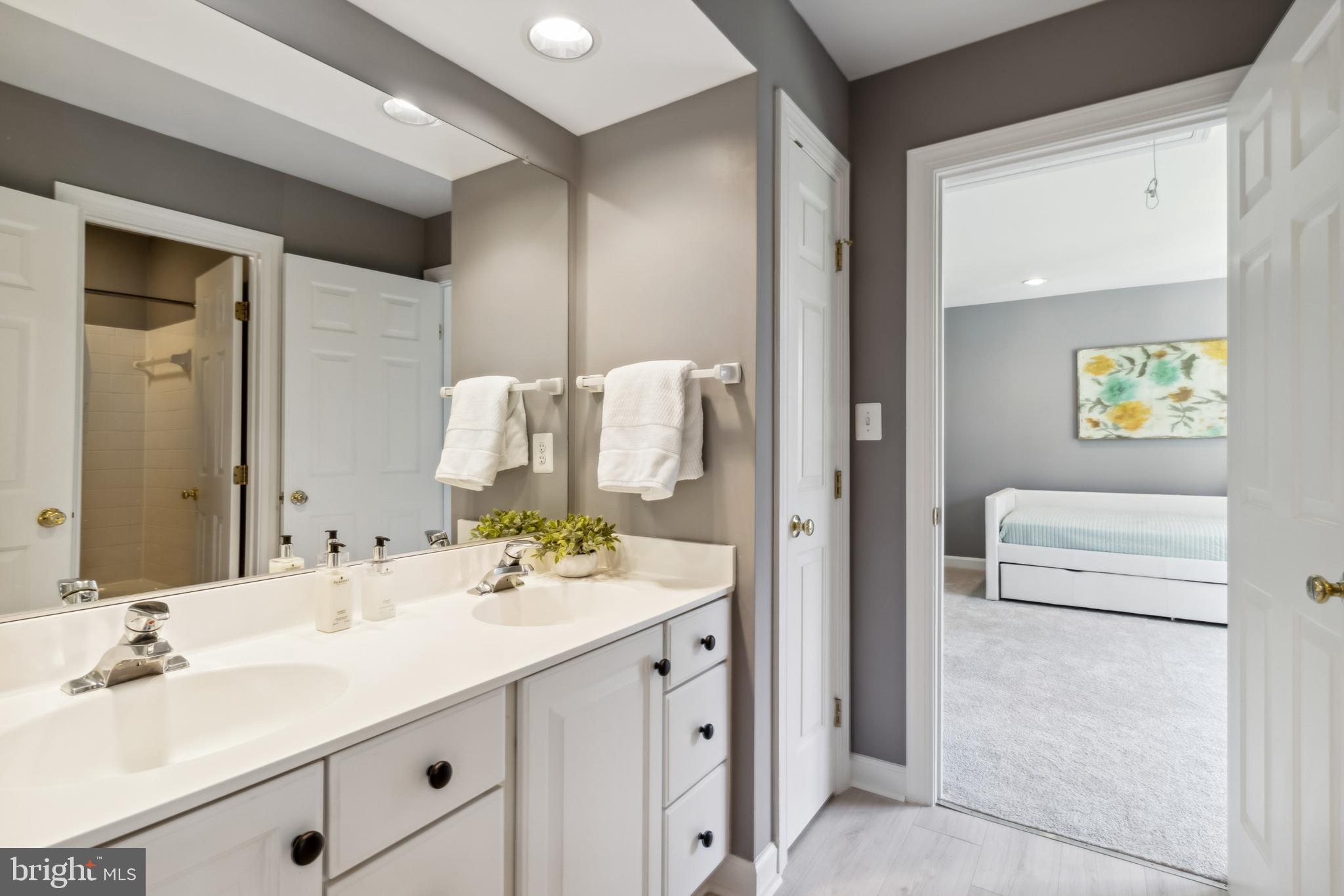 3409 Monarch Drive Edgewater, MD 21037 - Photo 31 of 55 Jack and Jill bath on upper level