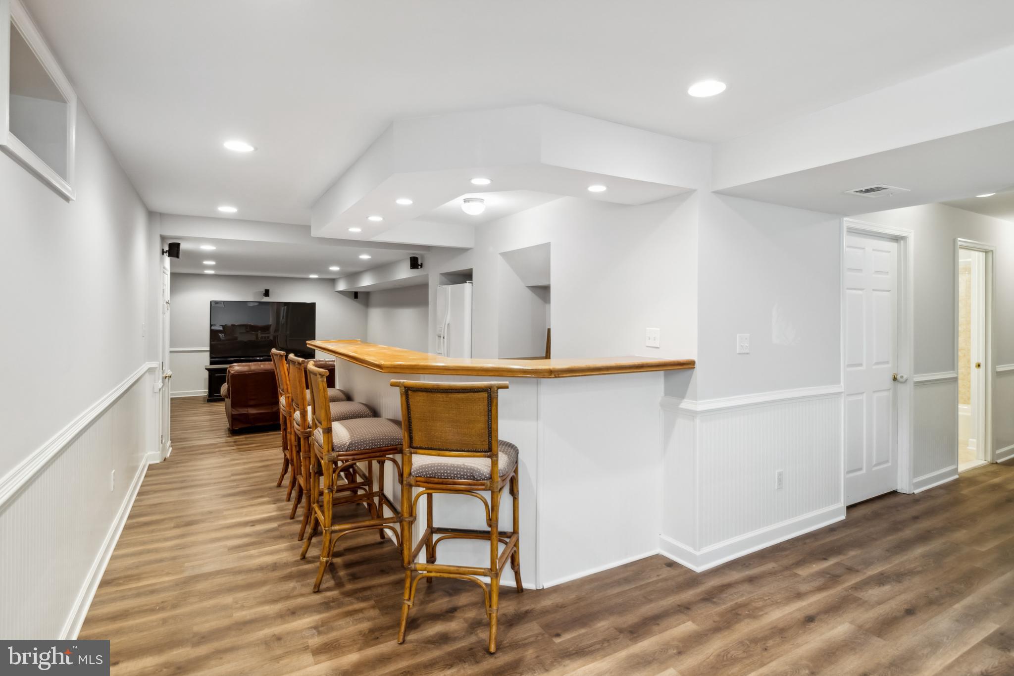 3409 Monarch Drive Edgewater, MD 21037 - Photo 38 of 55 Built in wet-bar in basement