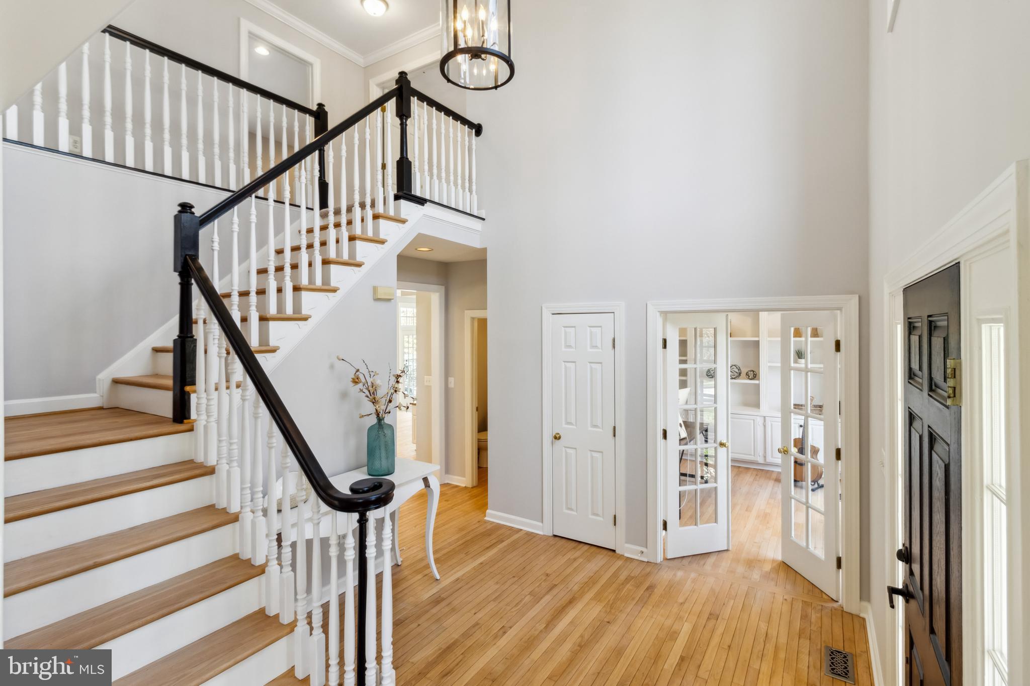 3409 Monarch Drive Edgewater, MD 21037 - Photo 4 of 55 Bright open foyer